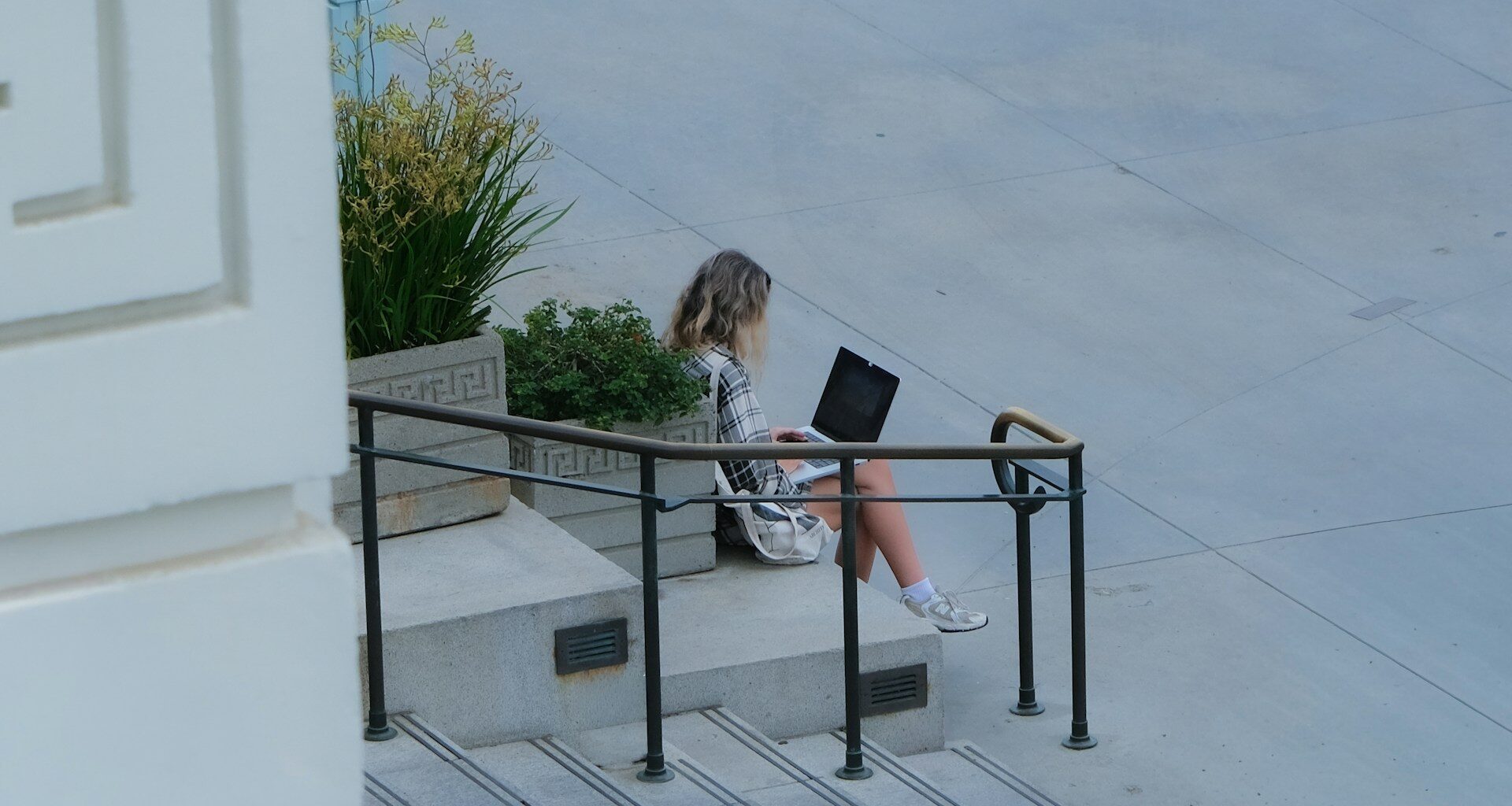 Bezpieczne praktyki korzystania z publicznych hotspotów Wi-Fi