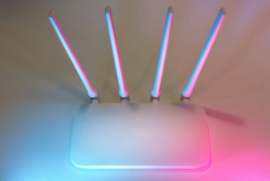 Jak zabezpieczyć domową sieć Wi-Fi — praktyczny poradnik zabezpieczenie sieci wifi