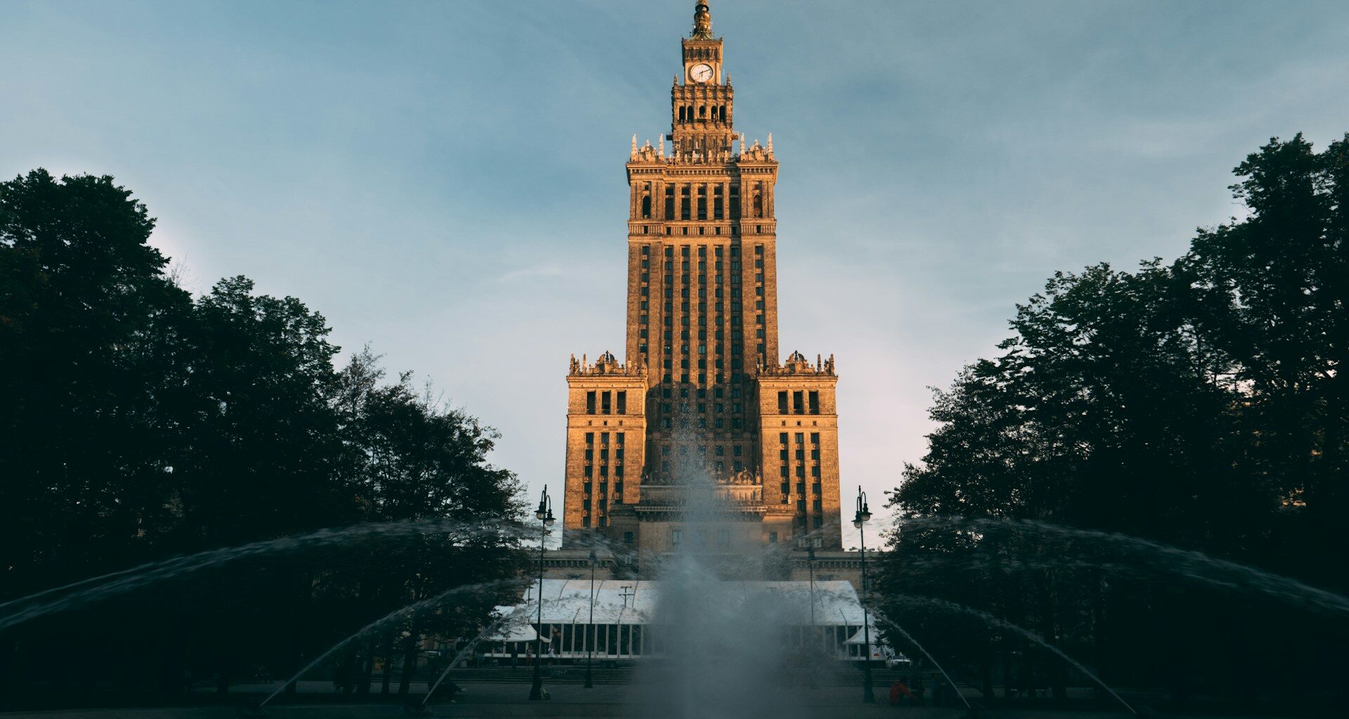 AI skróci pracę urzędnika pięciokrotnie — system ExtrAct w polskim samorządzie