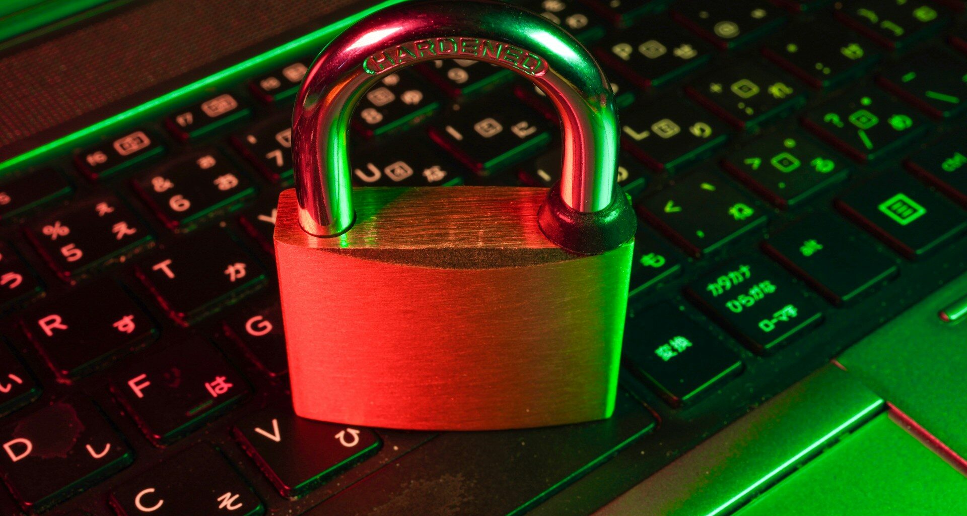 Phishing wraca w nowych szatach — fałszywe paczki, zwroty podatku i mandaty